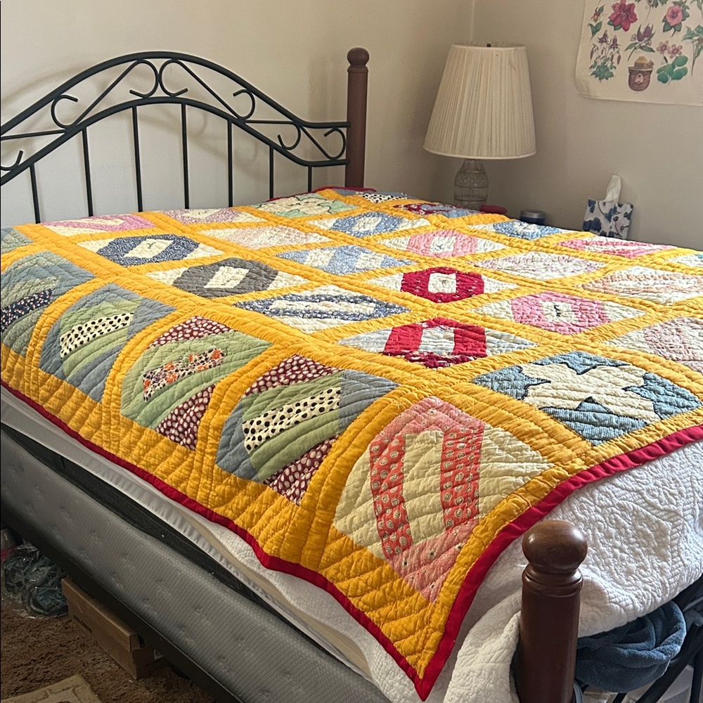 Vintage/Antique 1935 Friendship patchwork Quilt size 75”x72”.